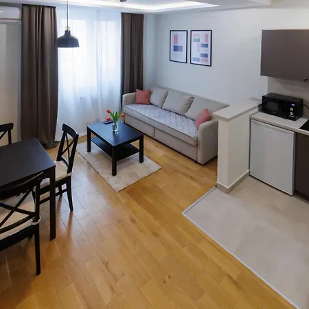 Apartment Black & White *