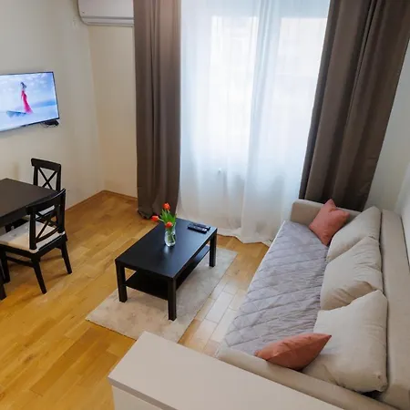 Daire Black & White *